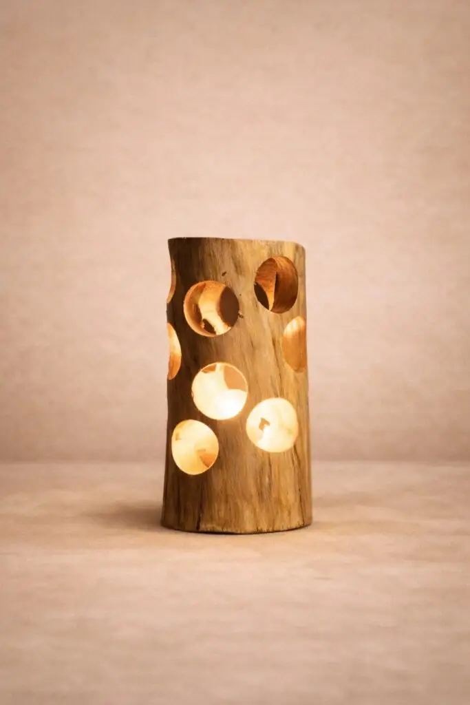 תאורה בעץ מעוצבת בעבודת יד מעץ טבעי